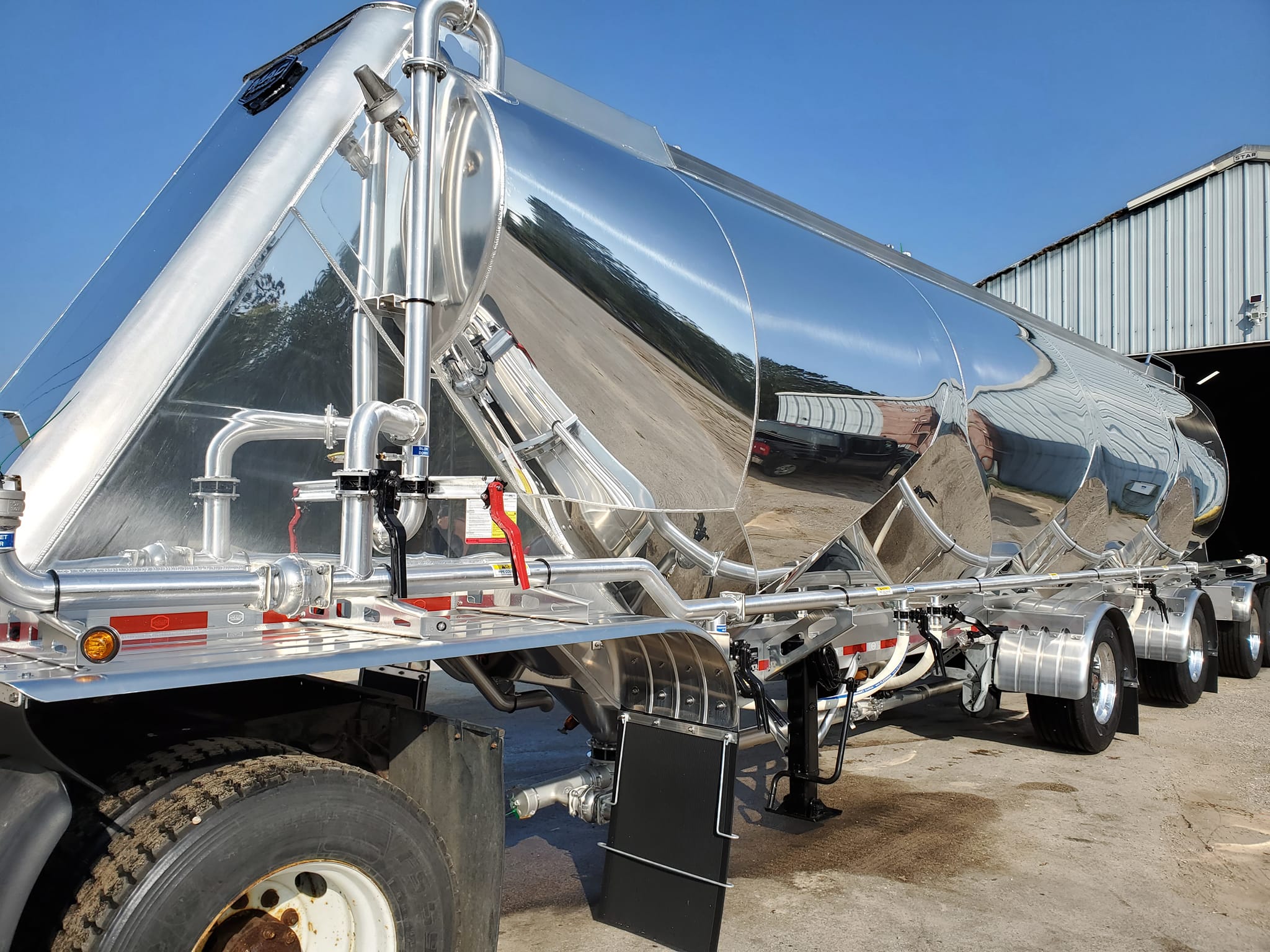 alumaclear, bulk trailer, clear coated, clear wrap, polished